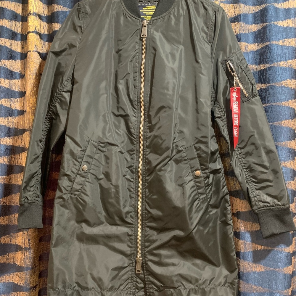 Alpha Industries Women’s Black Bomber Jacket with Ribbed Cuffs